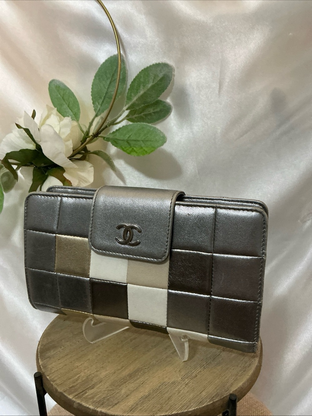 Preloved CHANEL Quilted Patchwork Chocolate Bar Metallic Wallet Silver Hardware